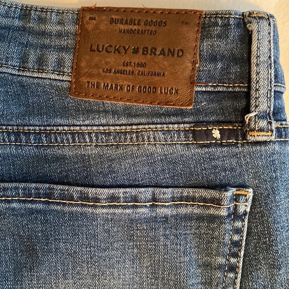 Lucky Brand Sweet Straight Jeans mid rise medium fade raw hem Size 10 / 30 - Picture 8 of 14